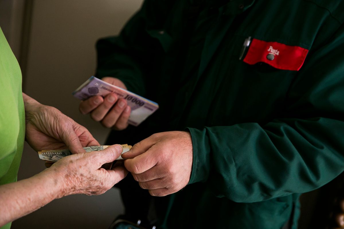 2021.11.12. Budapest, nyugdíj, nyugdíjprémium kézbesítésFotó: Kurucz Árpád