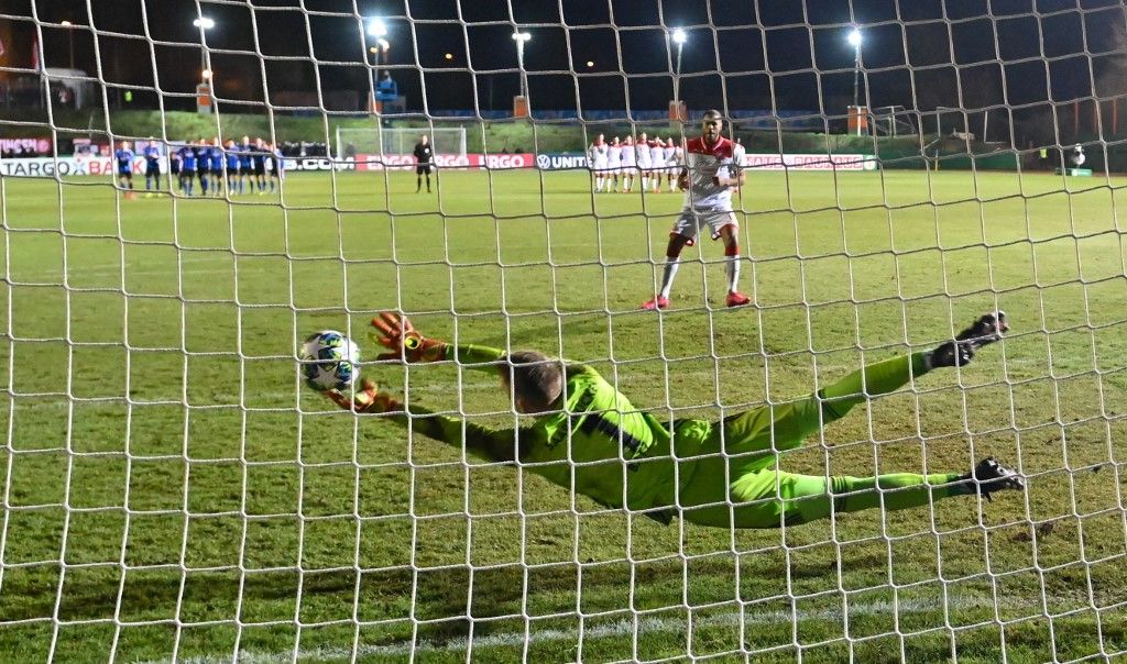 Daniel Batz a Saarbrücken kapusaként tizenegyespárbajban is volt hős