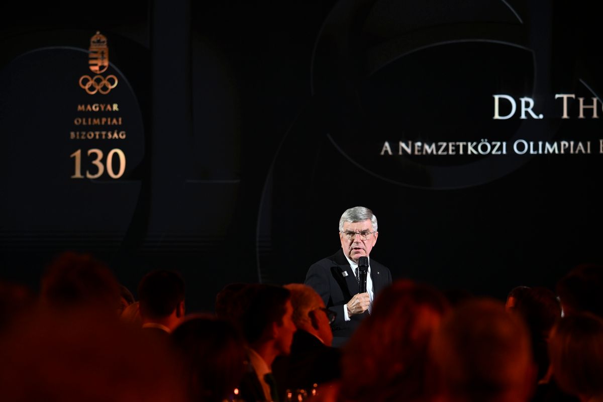 Budapest, 2025. december 15.
Thomas Bach, a Nemzetközi Olimpiai Bizottság (NOB) előző elnöke köszöntőt mond a Magyar Olimpiai Bizottság (MOB) alapításának 130. évfordulója alkalmából rendezett gálaesten a Szépművészeti Múzeumban 2025. december 15-én.
MTI/Illyés Tibor