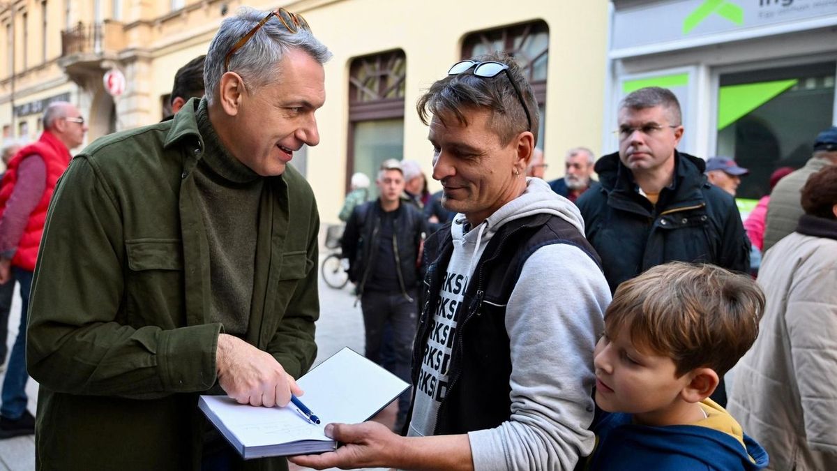 Facebookra posztolt Lázár János. A kép illusztráció. / Forrás: Lázár János / Facebook