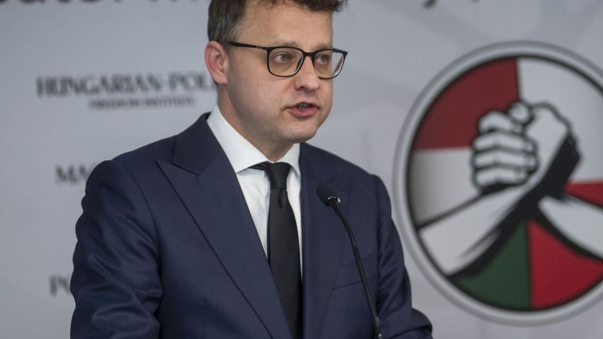 A varsói kerületi bíróság törölte az európai elfogatóparancsot Marcin Romanowski ellen 