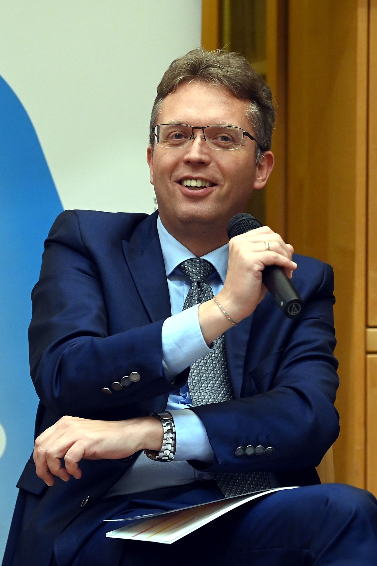 Budapest, 2025. december 10.
Hankó Balázs kultúráért és innovációért felelős miniszter beszédet mond az alapításának 10. évfordulóját ünneplő Fesztivál Akadémia Budapest (FAB) idei évadáról tartott sajtótájékoztatón a Budapest Music Centerben 2025. december 10-én.
MTI/Soós Lajos