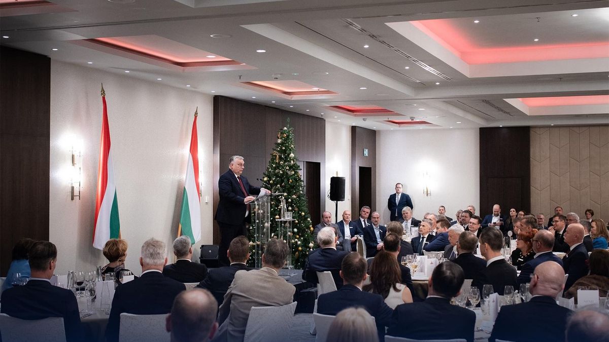 Orbán Viktor:  Amerika új stratégiája „tűpontosan” írja le Európa lecsúszását