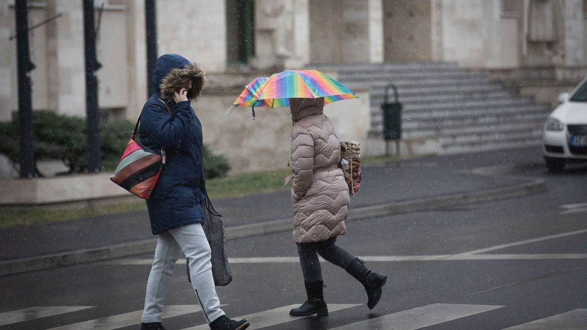 Köd, ónos eső, csúszós utak: barátságtalan arcát mutatja ma az időjárás