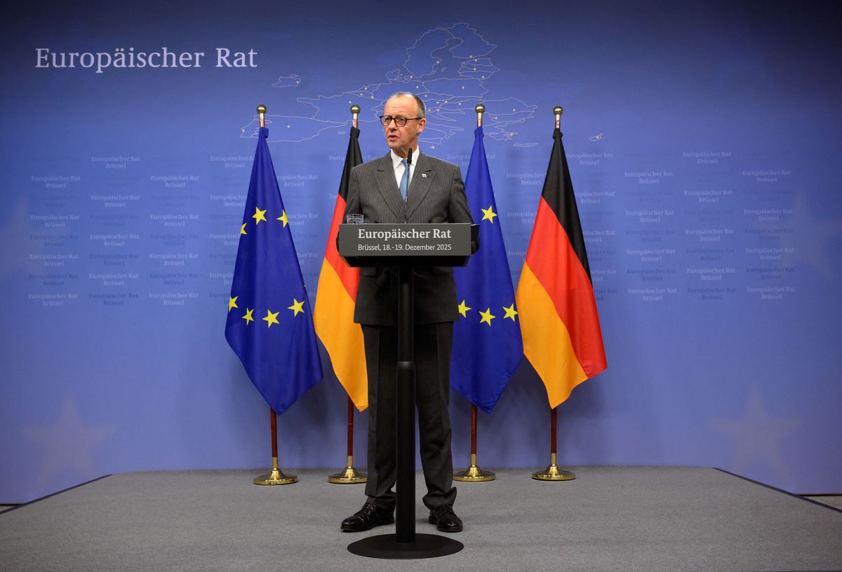 Friedrich Merz német kancellár sajtótájékoztatót tart az Európai Tanács brüsszeli ülése után, Belgiumban, 2025. december 19-én