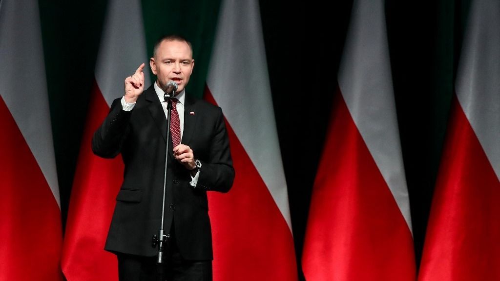 Karol Nawrocki eltávolíttatta az elnöki palotából az 1989-es lengyelországi rendszerváltást jelképező kerekasztalt