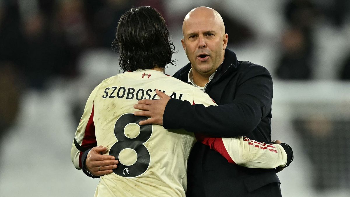 Megvalósul a liverpooli rémálom? Slot rossz hírt közölt Szoboszlairól