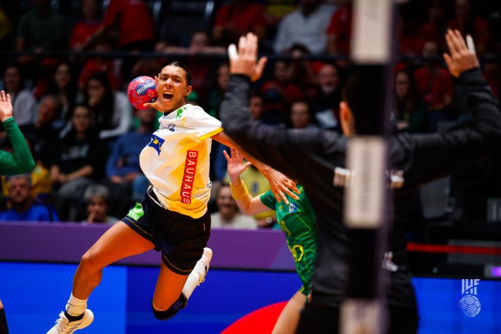 A svédek betliztek a brazilok ellen, majd csúnyán kikaptak a norvégoktól, kiesésük a világbajnokság nagy szenzációja