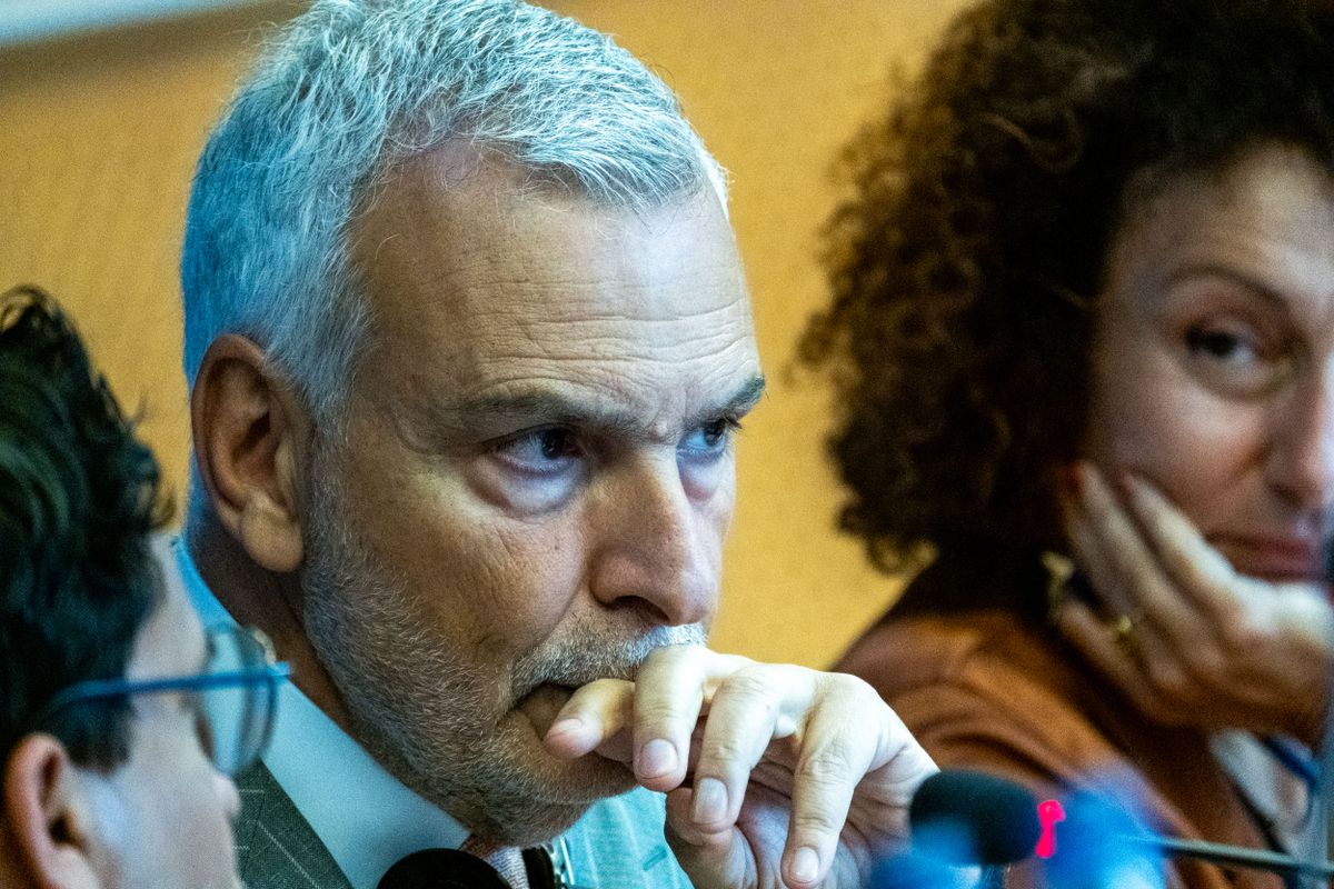 Stefano Sannino szerint ugyan ártatlan, de azért lemond tisztségéről, Brüsszelben fejek hullanak Fotó: MARTIN BERTRAND / Hans Lucas