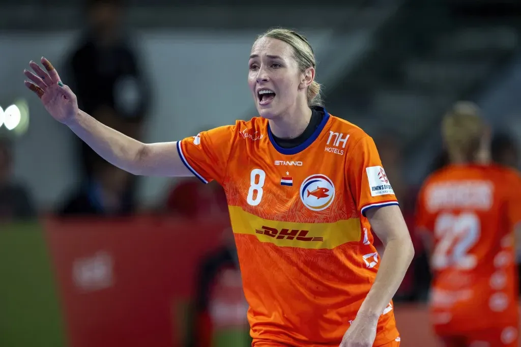 A holland Lois Abbingh sérült, fájdalmai vannak, mégis játszik a női kézilabda-vb-n. Az elődöntőben a Henny Reistaddal felálló Norvégia az ellenfél