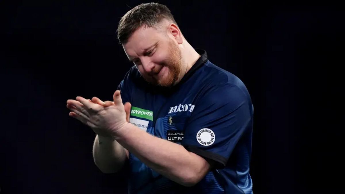 Botrány a darts-vb-n, az őrjöngő sztár szétverte az asztalt + videó