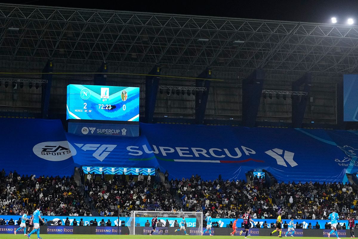 Egyedi megoldás az érdektelenség eltakarása az Olasz Szuperkupa-döntőn