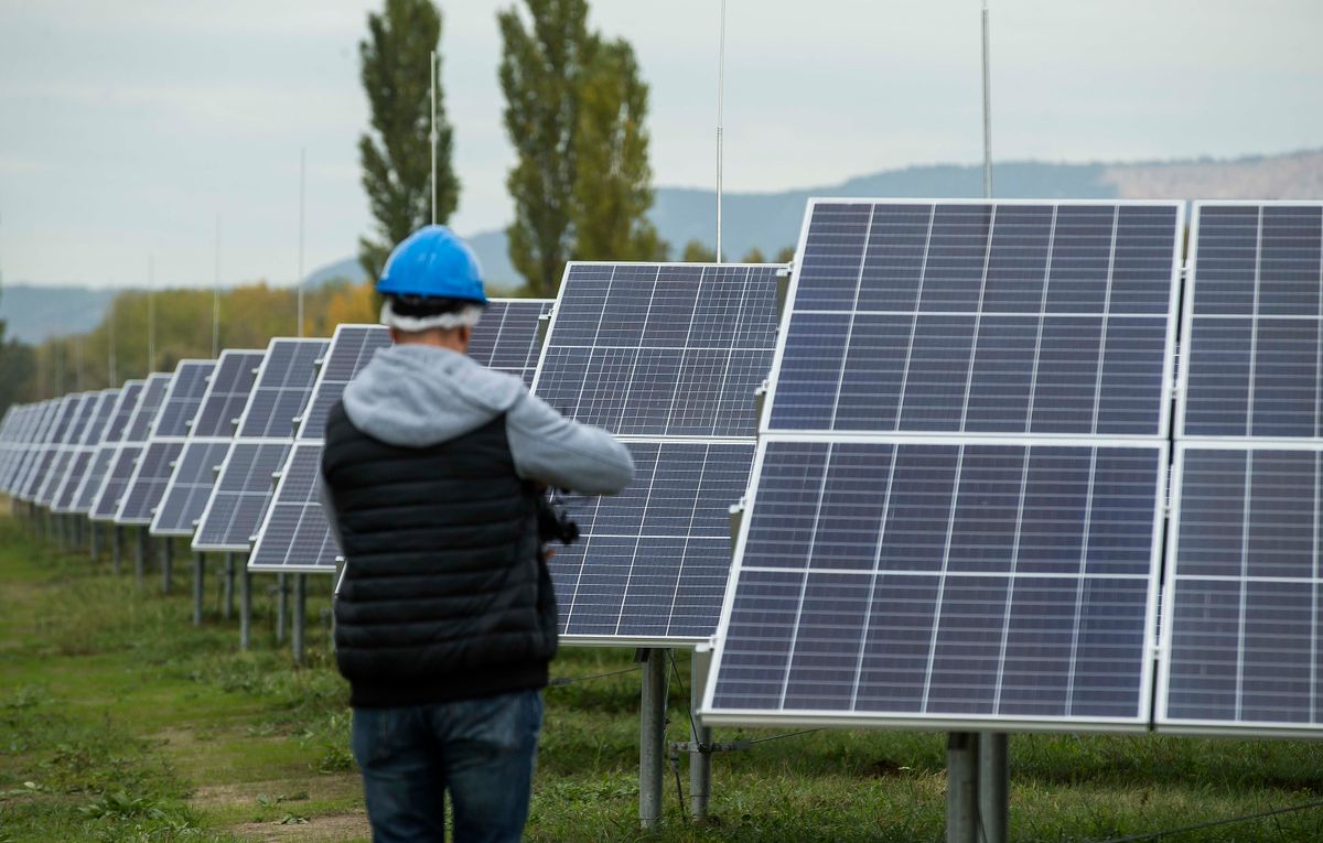 tárolás, 2020.10.07. TahitótfaluA Szentendrei szigeten helyezték üzembe a Fővárosi Vízművek legújabb napelem-parkját, amely a szigeten található víztermelő kutakat és a káposztásmegyeri gépházat látja el energiával.Fotó: Kurucz Árpád (KA)Magyar Nemzet