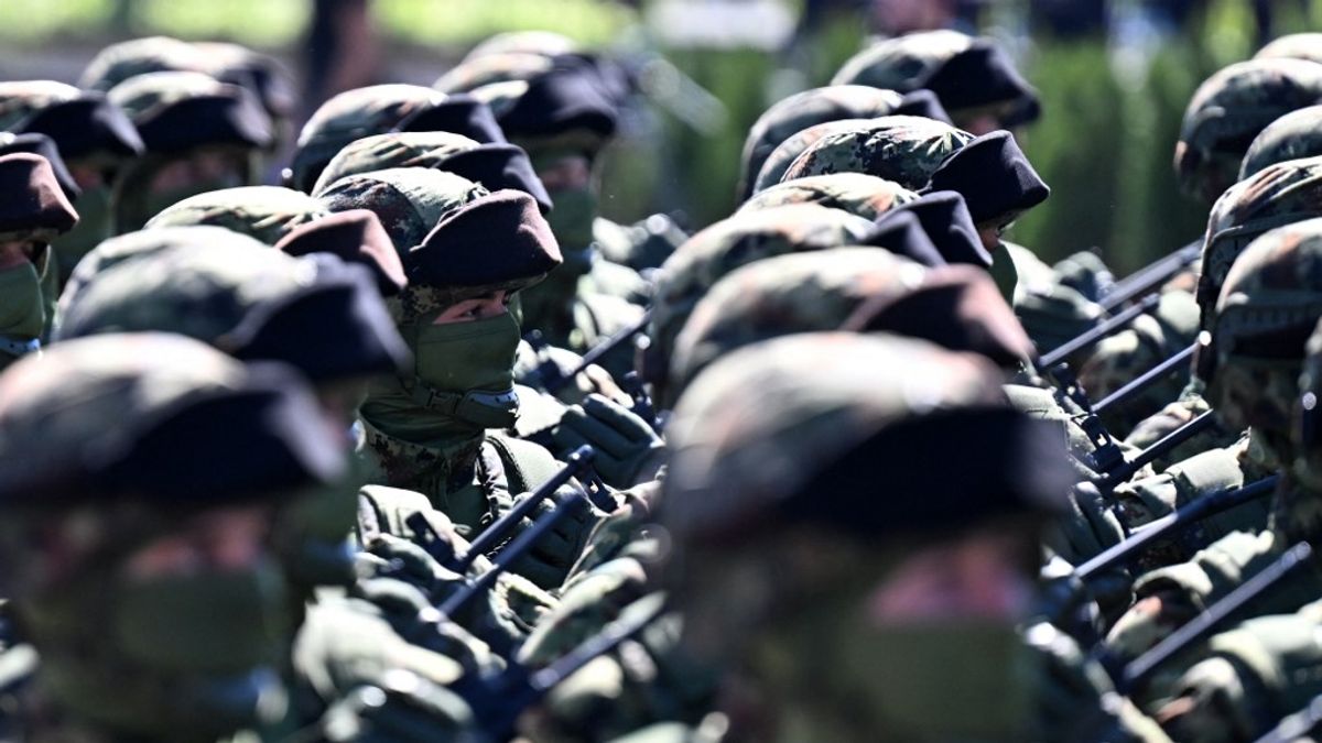 Fegyverkezik a Balkán: kötelező sorkatonaságról beszélt Vucsics