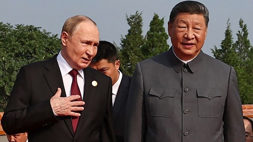 Vlagyimir Putyin orosz elnök és Hszi Csin-ping kínai elnök erős stratégiai partnerségre törekszik