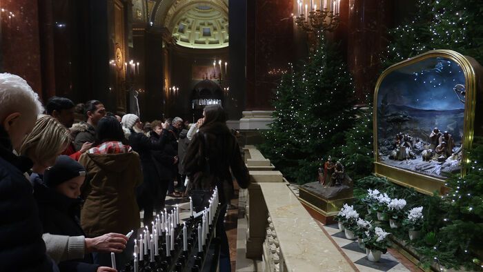 Erdő Péter karácsonyi éjféli szentmisét celebrált a Szent István-bazilikában