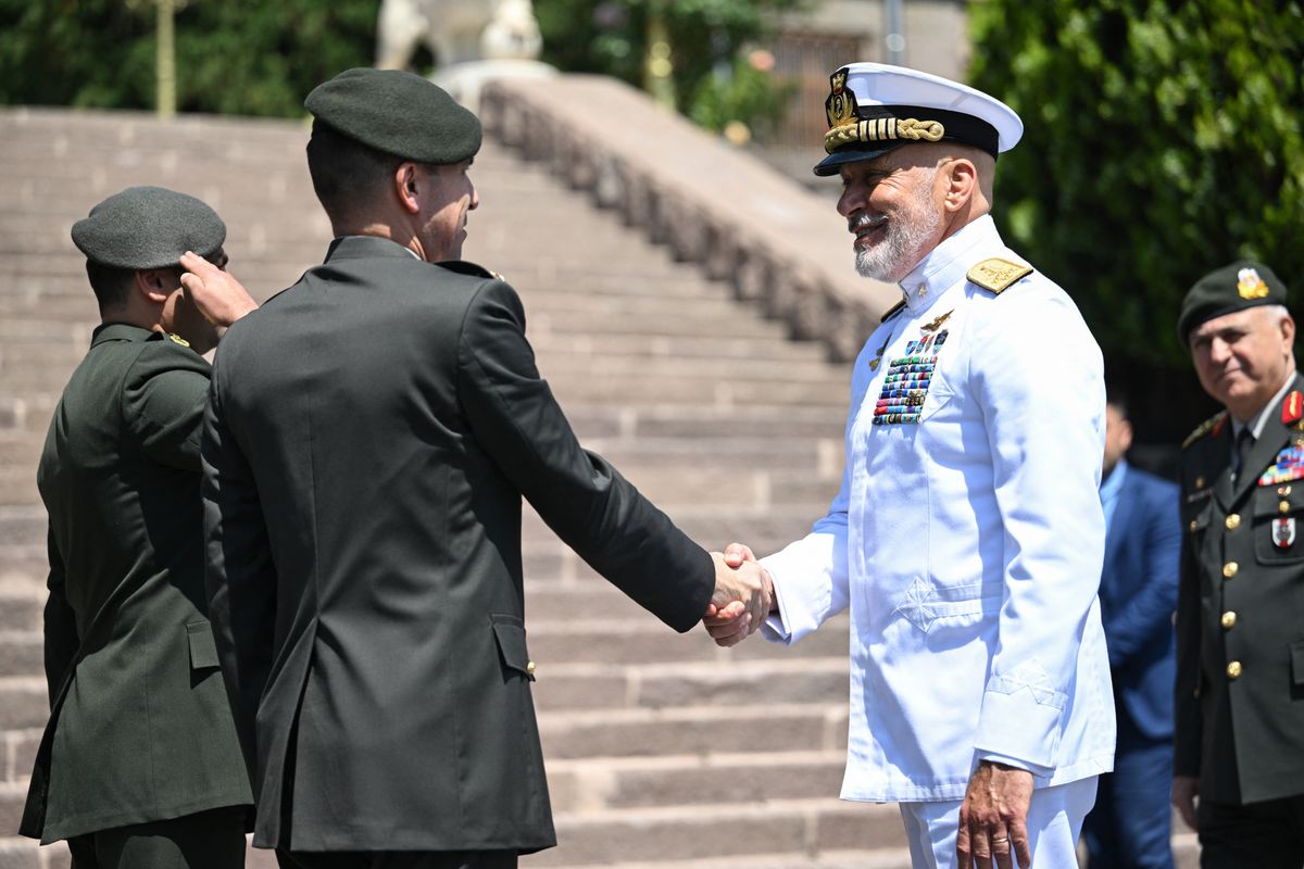 Giuseppe Cavo Dragone szerint ideje, hogy a NATO aktívabb legyen