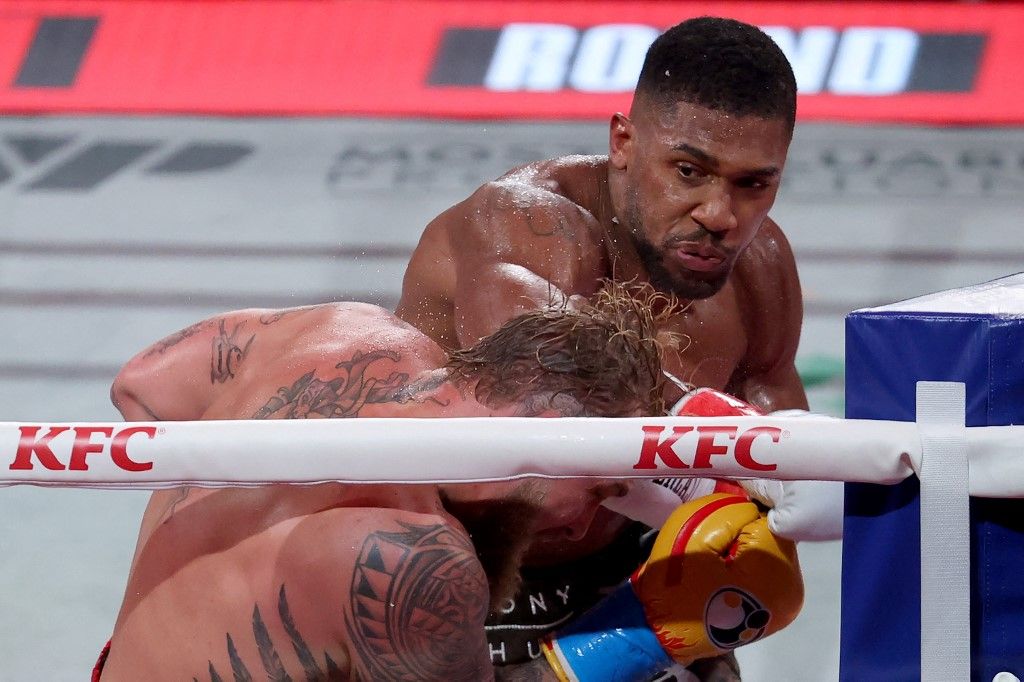 Anthony Joshua a Jake Paul elleni kiütéses győezlem után halállos kimenetelű autóbalesetben volt érintett Nigériában