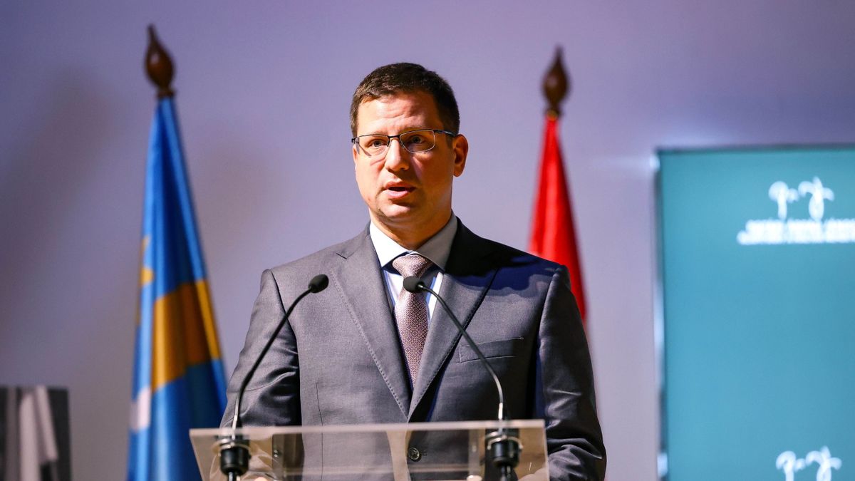  Gulyás Gergely : Alapvetően téves hozzáállás a nyugdíjak adóztatása + videó