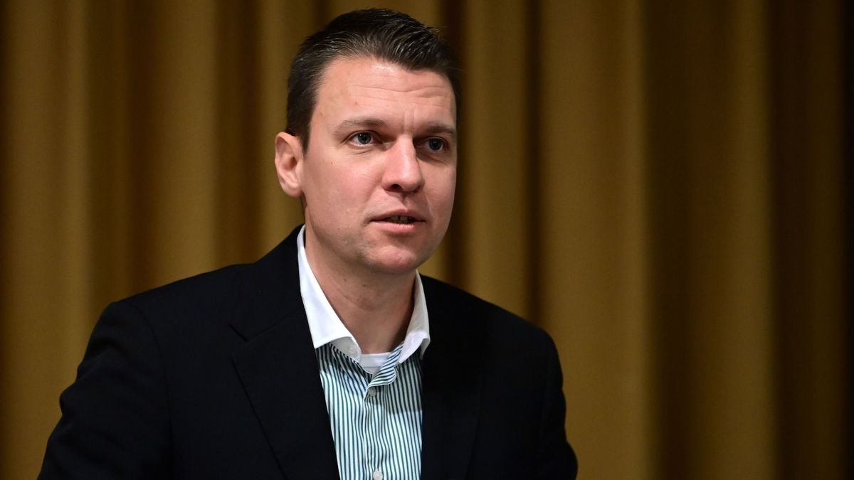 Menczer Tamás: A Partizánnak be kellene fejezni Bujdosó Andrea mentegetését!