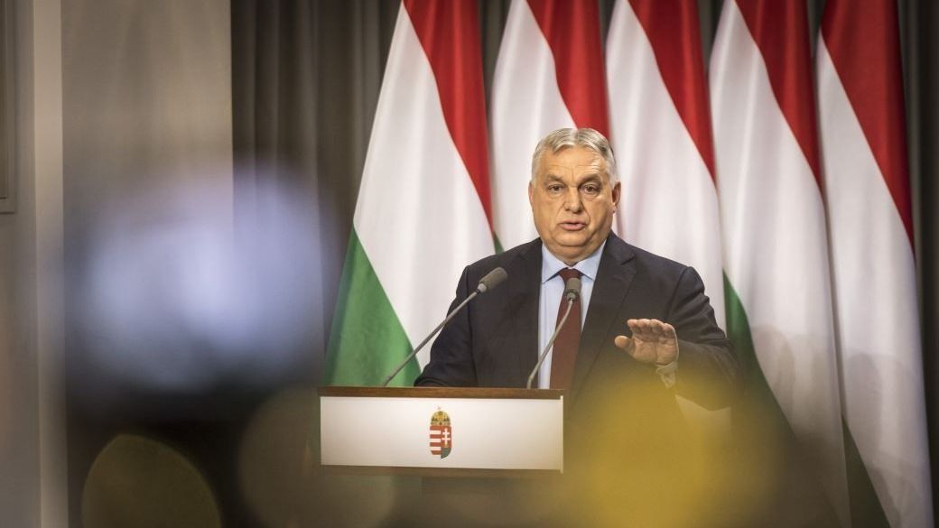 Orbán Viktor a háborús készülődésre figyelmeztet