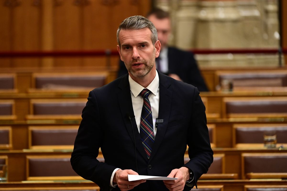 Budapest, 2025. november 19.
Steiner Attila energetikáért felelős államtitkár expozét tart az atomenergiáról szóló törvény módosításáról szóló javaslat vitájában az Országgyűlés plenáris ülésén 2025. november 19-én.
MTI/Kovács Attila