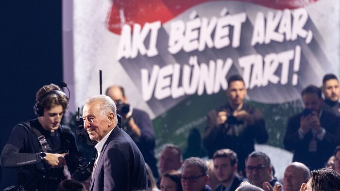 Kecskemét DPK gyűlés
Fidesz kampány
Schmitt Pál