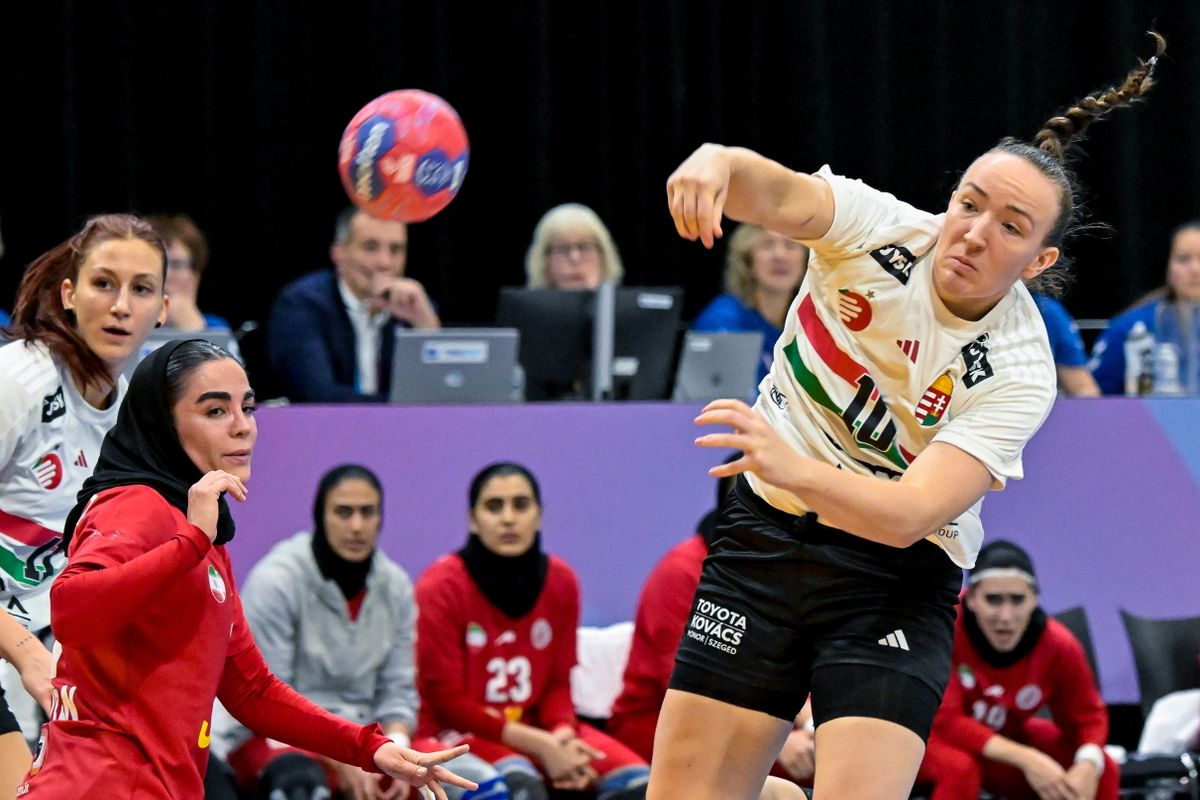 Irán üde színfolt a női kézilabda-világbajnokságon. A magyar válogatottnak persze még nem okoz gondot a győzelem ellene
