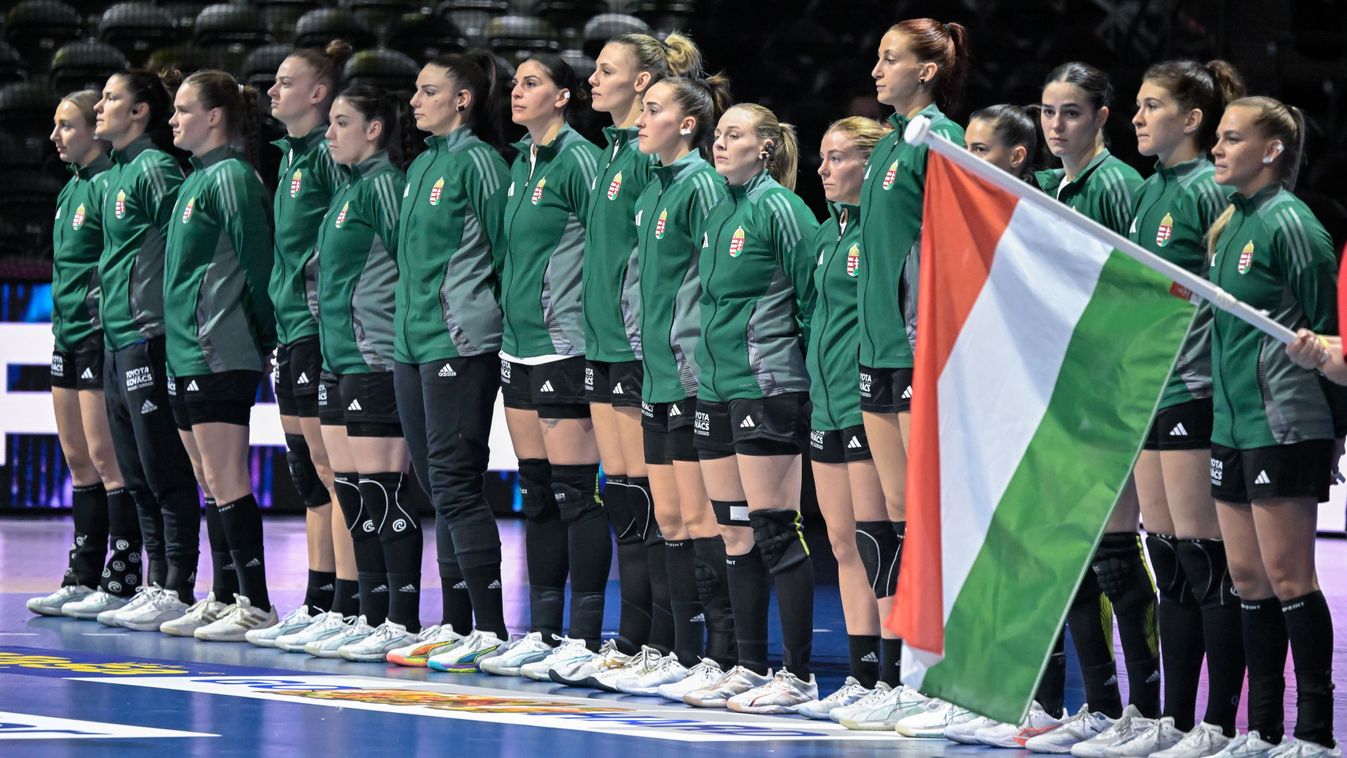 női kézilabda-válogatott
Rotterdam, 2025. december 5.
A magyar csapat a német-holland közös rendezésű női kézilabda-világbajnokság középdöntőjének 2. fordulójában játszott Japán - Magyarország mérkőzésen Rotterdamban 2025. december 5-én.
MTI/Szigetváry Zs