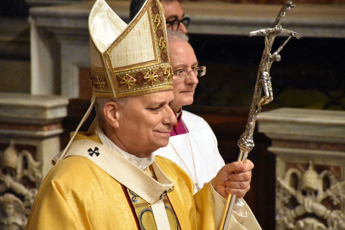 XIV. Leó pápa, a római katolikus egyház feje, első szentesti miséjét celebrálta a Szent Péter-bazilikában Vatikánvárosban, 2025. december 24-én