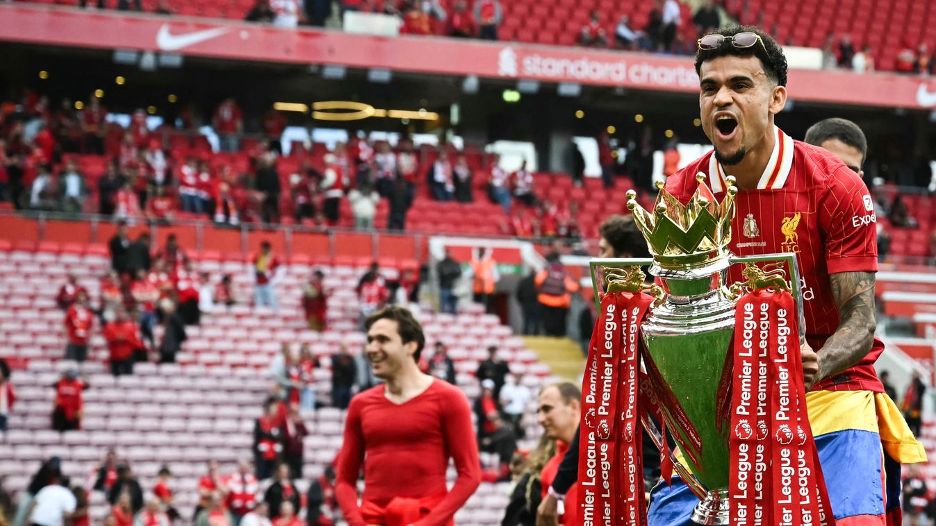 Luis Díaz 2025 tavaszán bajnoki címet nyert a Liverpool színeiben, majd nyáron Münchenbe igazolt