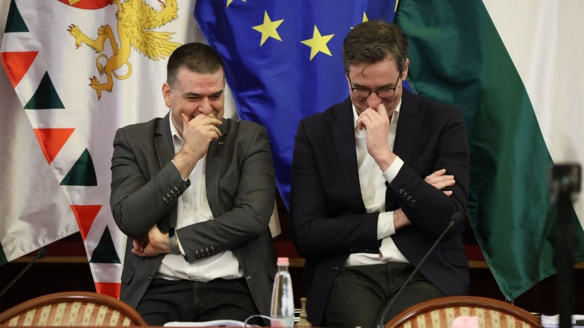 Kéz kezet mos: egy kis segítségért cserébe besorolt Karácsony Gergely mögé a Tisza Párt