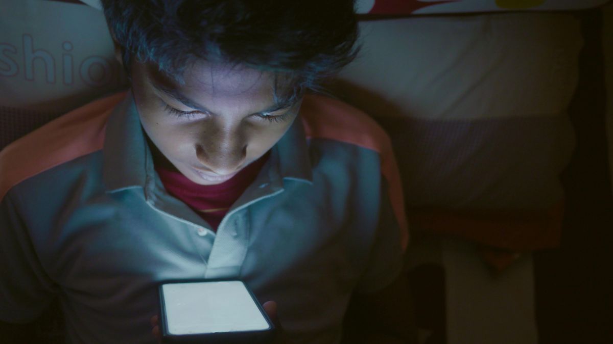 Erkölcsrendésznek hiszik magukat a fiatalemberek, ezzel megnyomorítanak maguk körül mindenkit