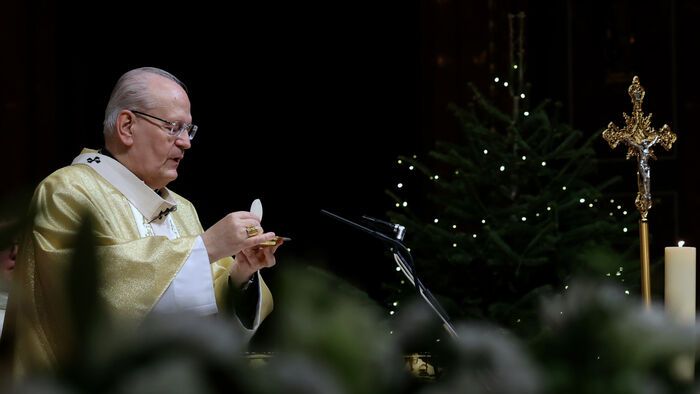 Erdő Péter karácsonyi éjféli szentmisét celebrált a Szent István-bazilikában