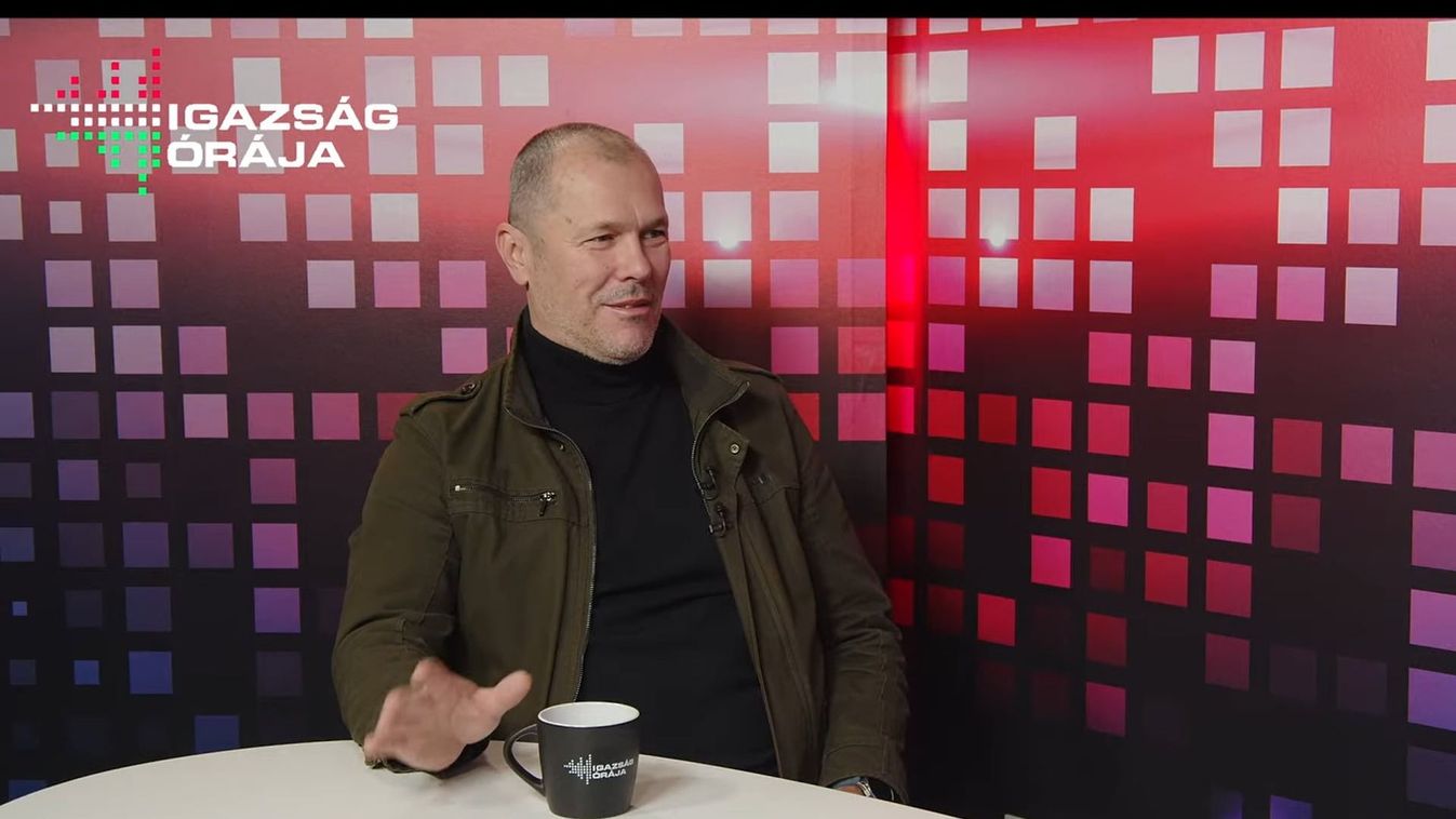 Gíró-Szász András az Igazság órájában (Forrás: YouTube/képernyőkép)