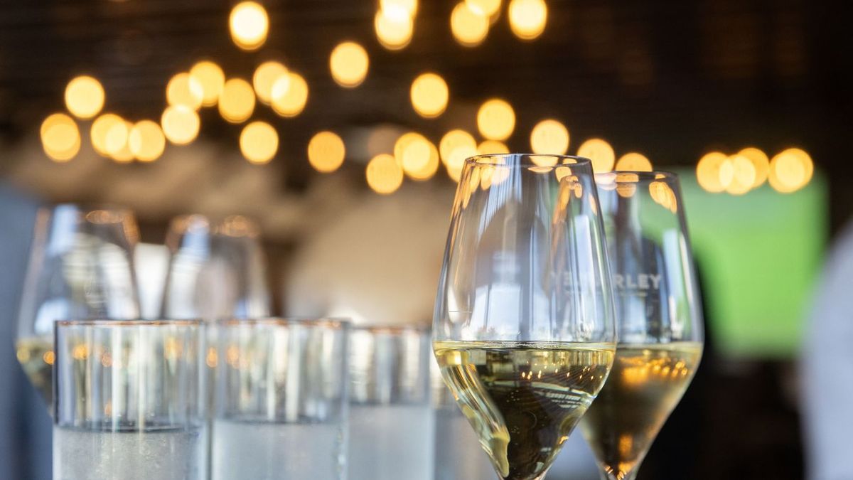 Már nem csak szilveszterkor fogyasztanak pezsgőt a magyarok. / Fotó: Kocsis Zoltán / MTI Fotószerkesztőség