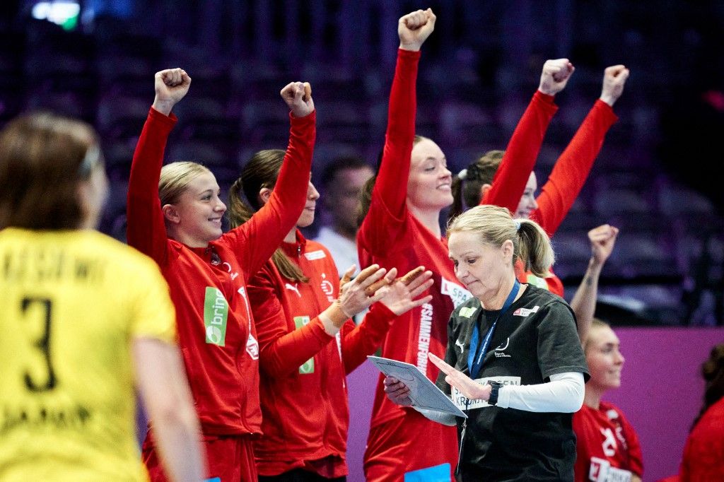Helle Thomsen szigorú, de jó edző, a dánok menetelnek a női kézilabda-vb-n. Következik a Dánia-Magyarország meccs a középdöntőben a csoport első helyéért
