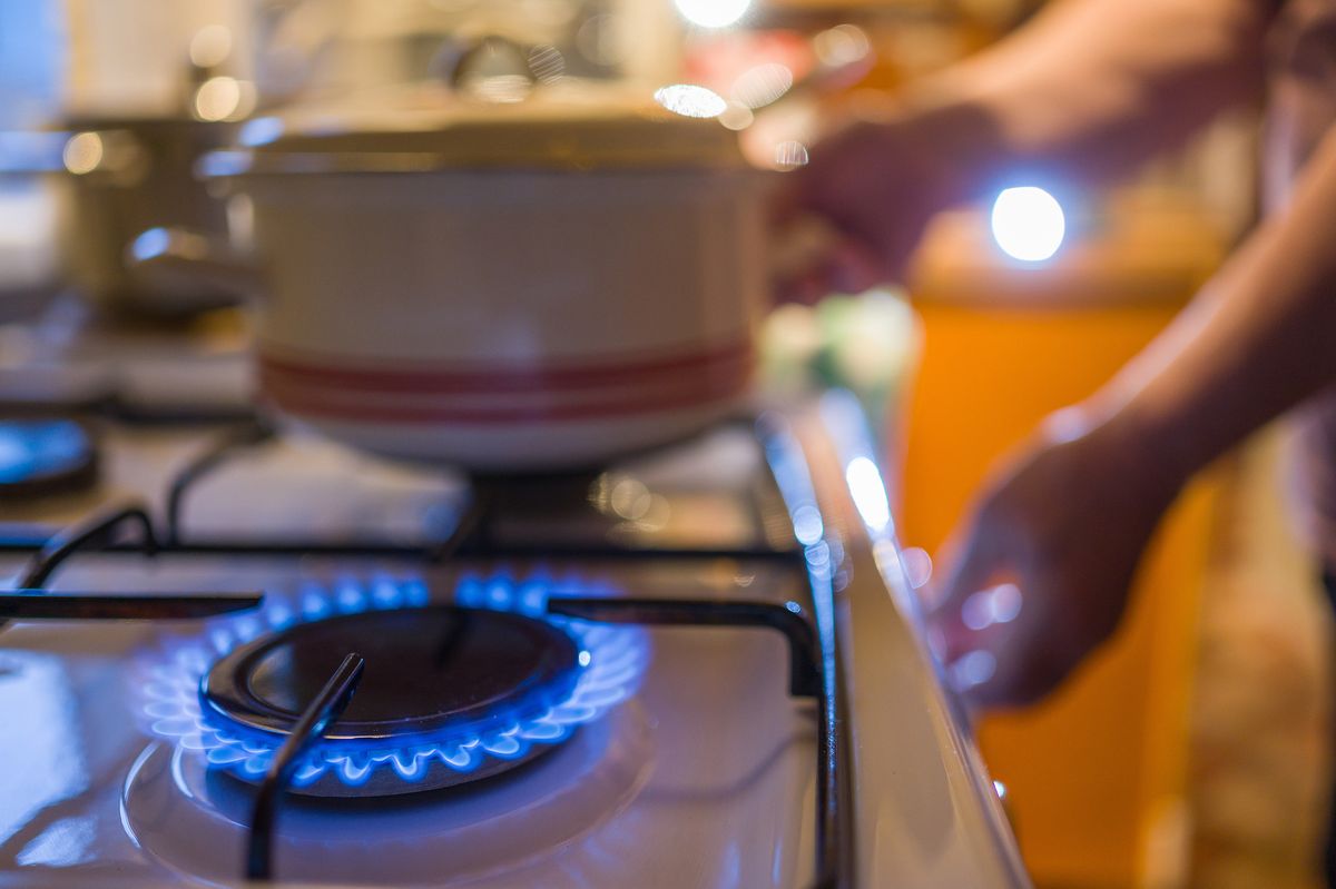 2026, 20231104 Budapest Gázzal főzés gáztűzhely konyha fazék termosztát fűtés rezsi energia spórolásFotó: Németh András Péter  NAP  Szabad Föld  SZF