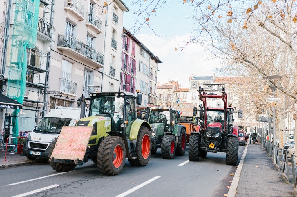 Brüsszelben tüntetésre készülnek a gazdák (Fotó: MARIE JULLIARD / Hans Lucas)