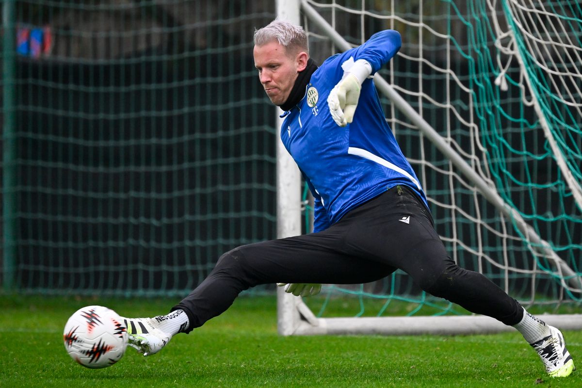 Dibusz Dénes műtéten esett át, Gróf Dávid védi az FTC kapuját a Rangers elleni Európa-liga-mérkőzésen