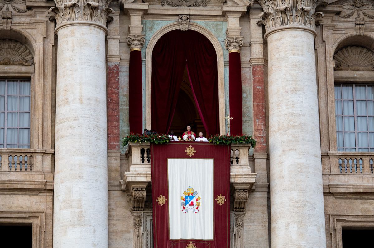 Ha mindegyikünk átérezné a másik szenvedését, szolidáris lenne a gyengébbekkel és az elnyomottakkal, akkor más lenne a világ – fogalmazott karácsonyi üzenetében XIV. Leó