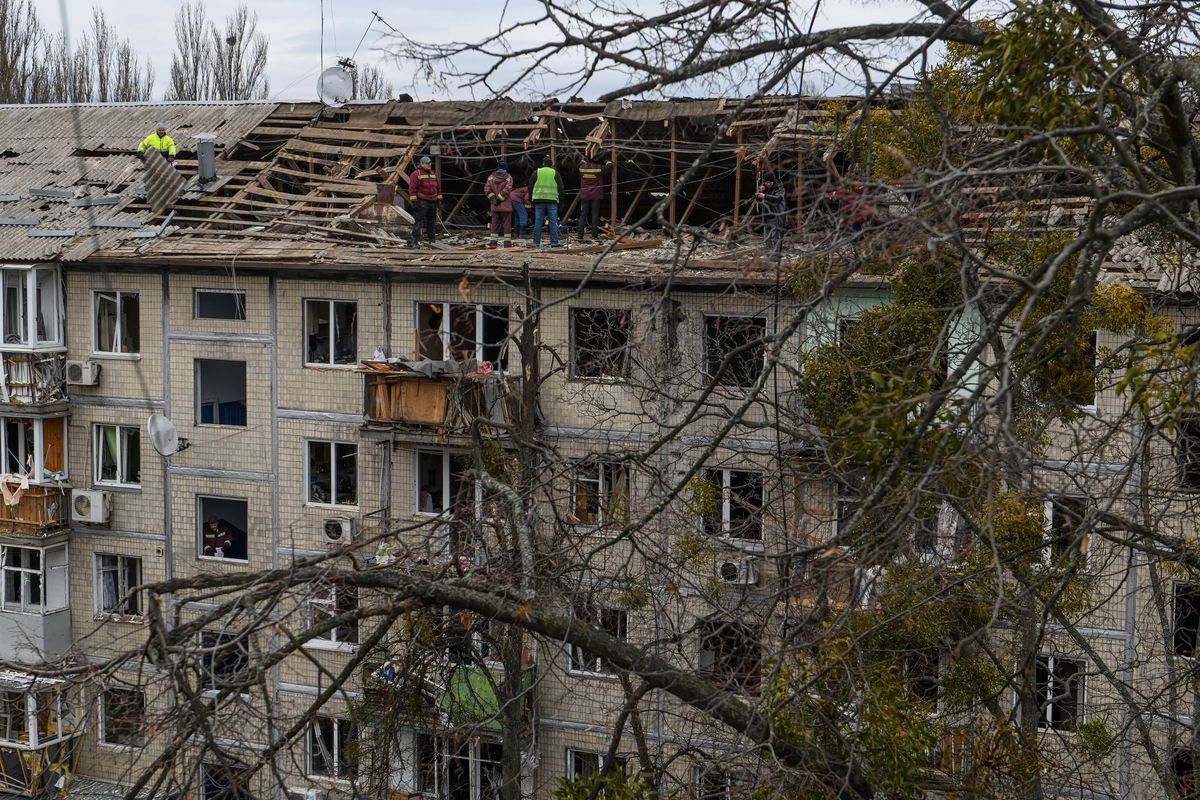 Az oroszok Sahed drónnal mértek csapást Kijev egyik lakóövezetére