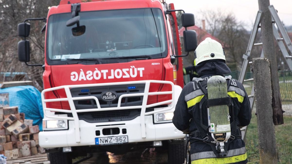 Pokoli hajnal Hevesben: leégett egy vályogház, két ember meghalt