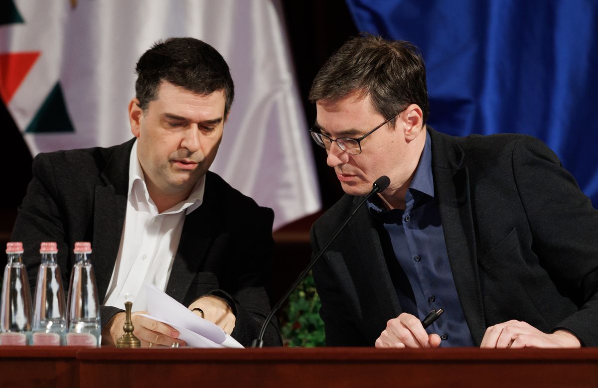 20241127 Budapest
Fővárosi közgyűlés
fotó: Hatlaczki Balász (HB)
Pesti Srácok
képen: Kiss Ambrus, a Főpolgármesteri Hivatal főigazgatója, Karácsony Gergely főpolgármester