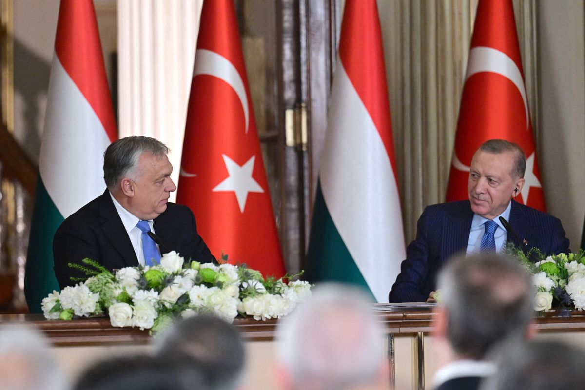 Orbán Viktor Isztambulban tárgyalt a török elnökkel 