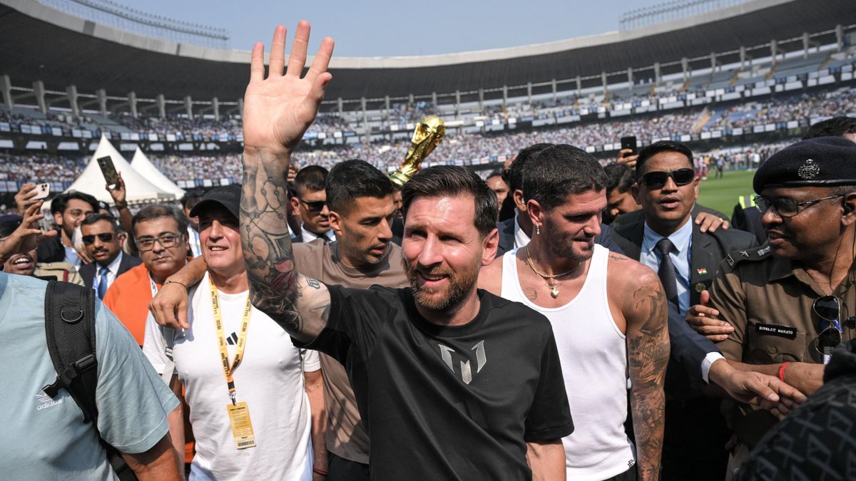 Repültek a székek, hatalmas botrány robbant ki Lionel Messi indiai útjából