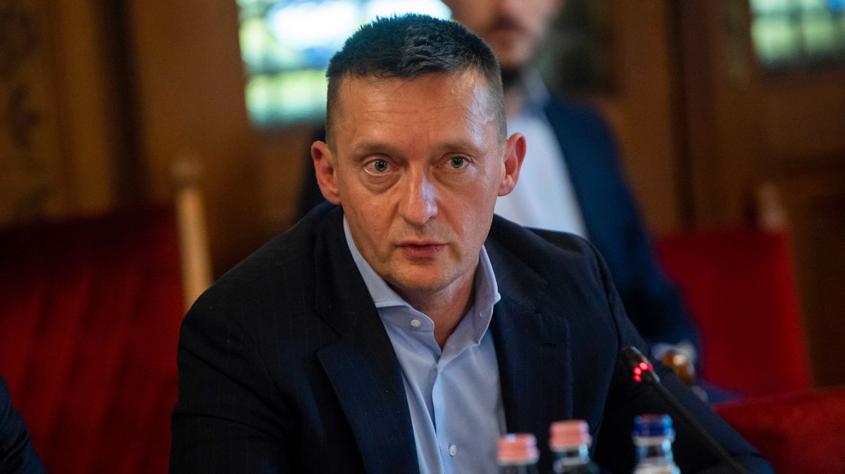 Budapest, 2022. május 18.
Rogán Antal, a Miniszterelnöki Kabinetirodát vezető miniszterjelölt beszél meghallgatásán az Országgyűlés gazdasági bizottságának ülésén az Országházban 2022. május 18-án.
MTI/Balogh Zoltán