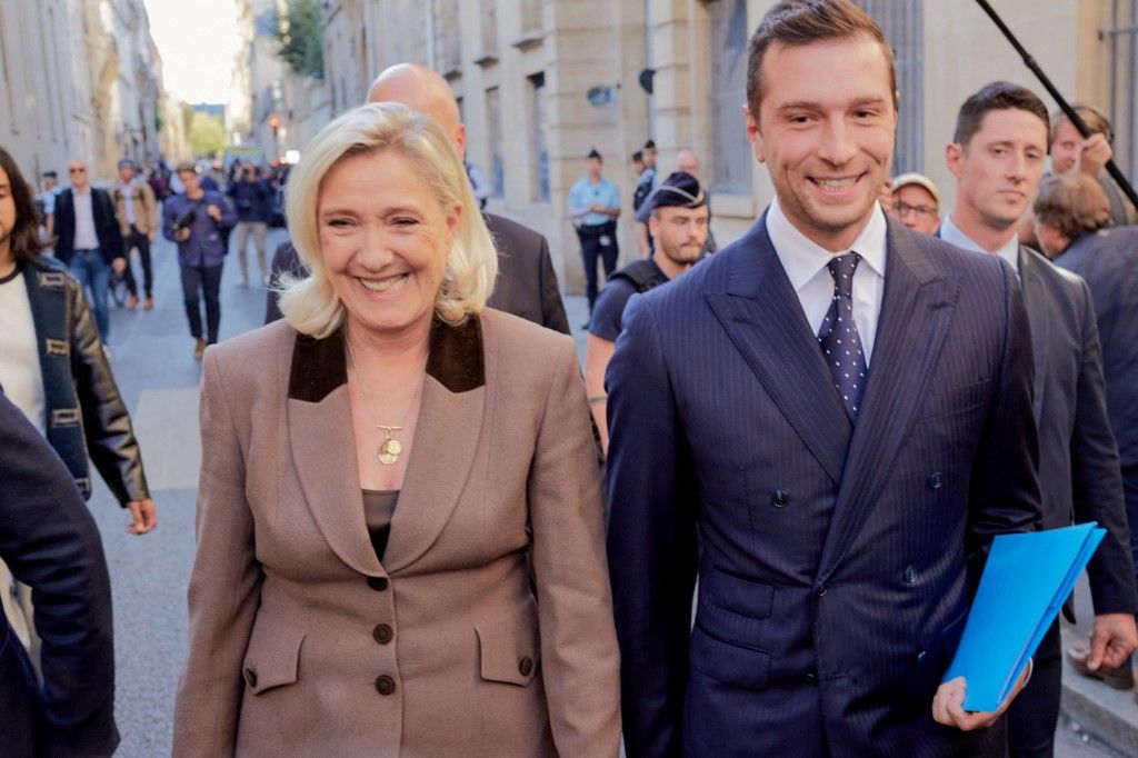 A Nemzeti Tömörülés vezetői, Jordan Bardella és Marine Le Pen jóval népszerűbbek, mint Macron