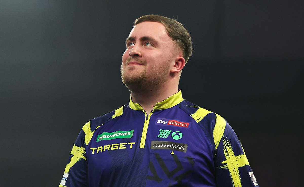 Luke Littler ott van a legjobb nyolc között a darts-vb-n