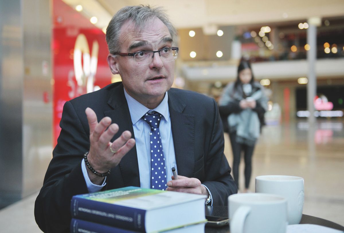 Gilly Gyula orvos, egészségügyi szakember